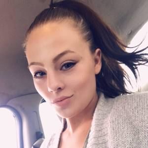 Meet your Posher, Leah